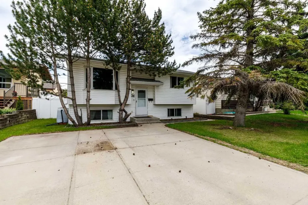 63 Mclevin Crescent Red Deer AB T4R 1S8