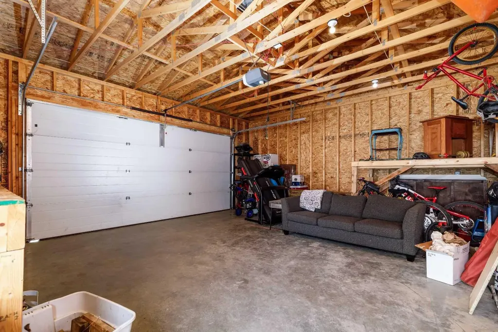 63 Mclevin Crescent Red Deer AB T4R 1S8