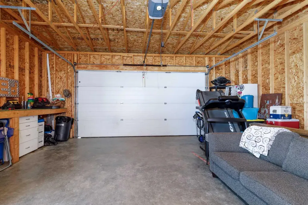 63 Mclevin Crescent Red Deer AB T4R 1S8