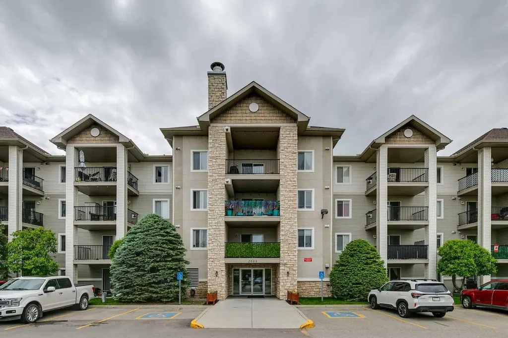 12 Cimarron Common Okotoks AB T1S 2G1