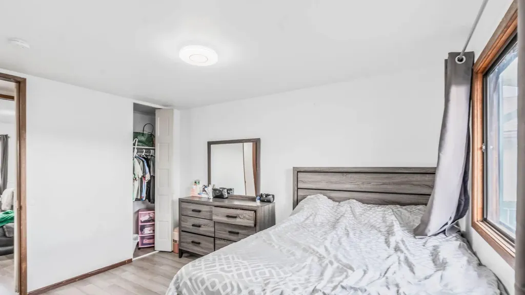 379 Maitland Crescent NE Calgary AB T2A5T6
