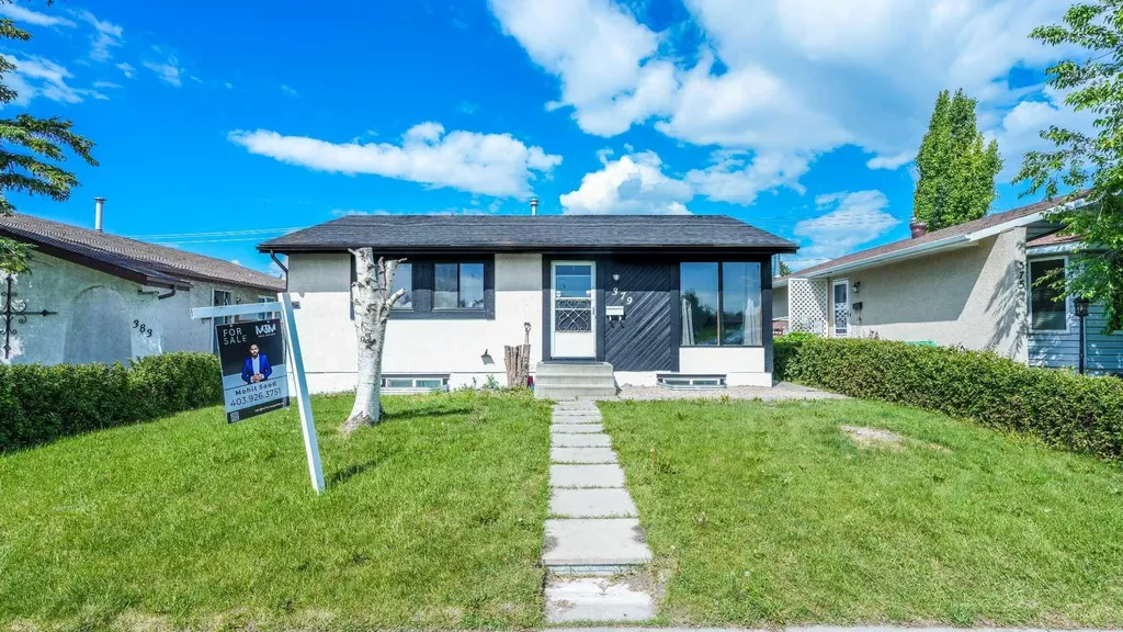 379 Maitland Crescent NE Calgary AB T2A5T6