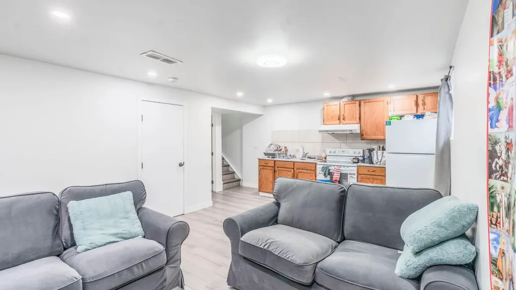 379 Maitland Crescent NE Calgary AB T2A5T6