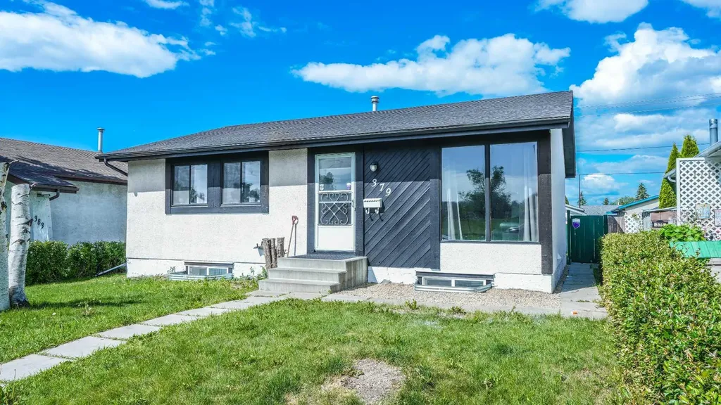 379 Maitland Crescent NE Calgary AB T2A5T6