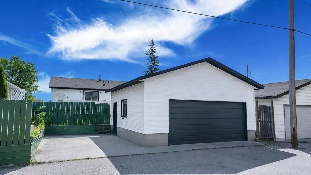 379 Maitland Crescent NE Calgary AB T2A5T6