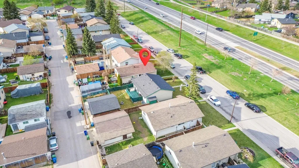 379 Maitland Crescent NE Calgary AB T2A5T6