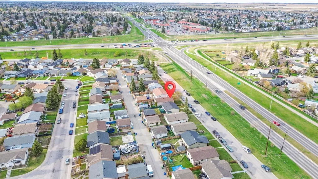 379 Maitland Crescent NE Calgary AB T2A5T6
