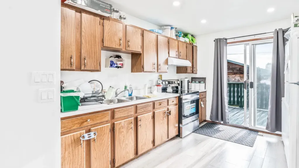 379 Maitland Crescent NE Calgary AB T2A5T6