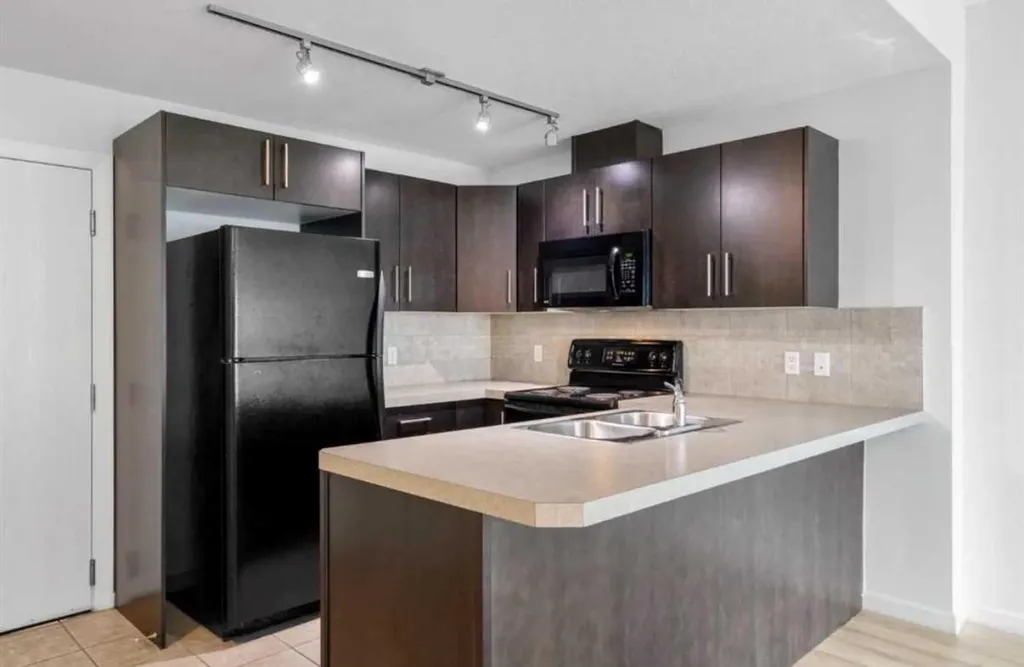 210 15 Avenue SE Calgary AB T2G 0B5