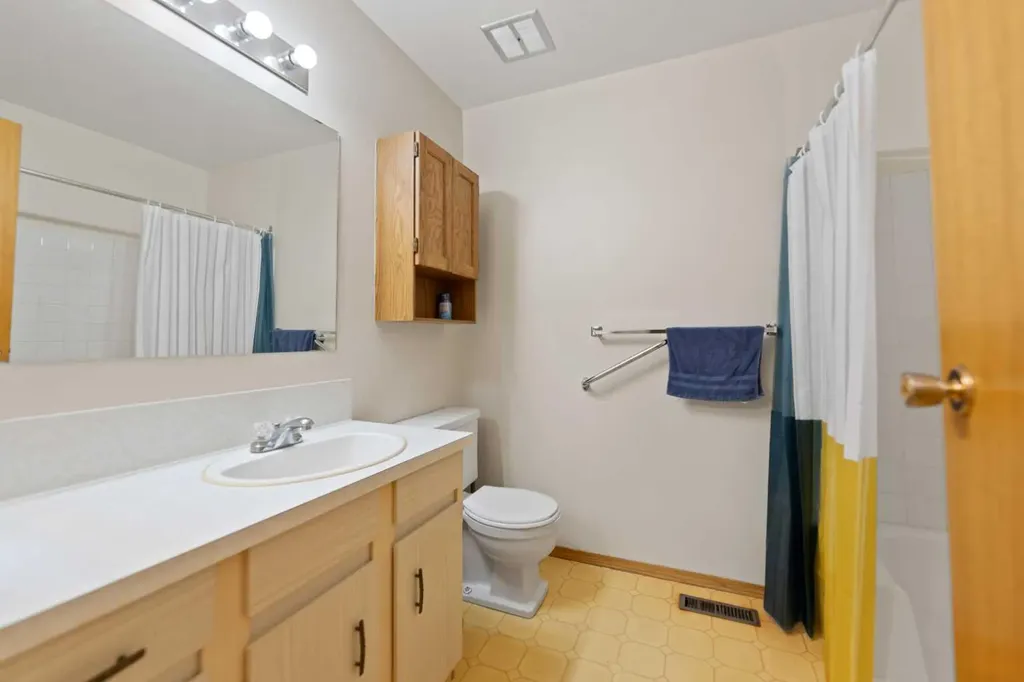 4519 26 Avenue SE Calgary AB T2B 2K4