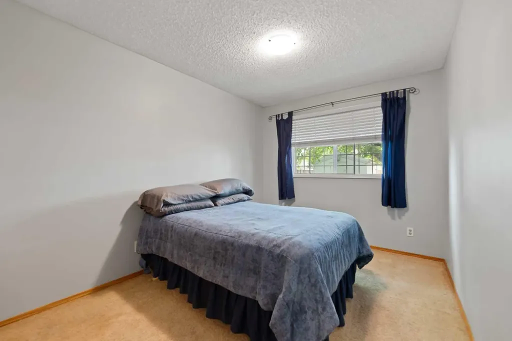 4519 26 Avenue SE Calgary AB T2B 2K4