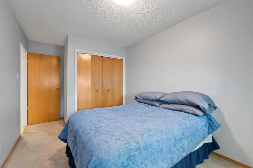 4519 26 Avenue SE Calgary AB T2B 2K4