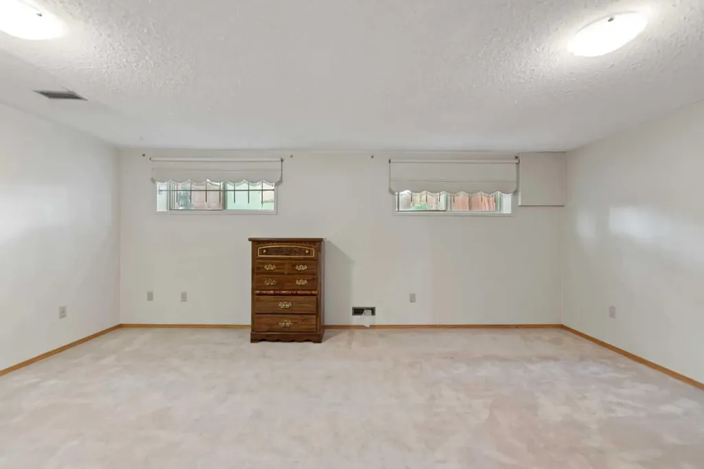 4519 26 Avenue SE Calgary AB T2B 2K4