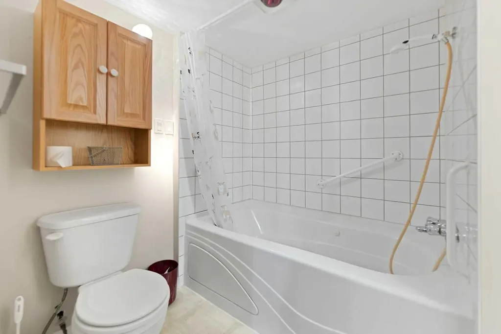 4519 26 Avenue SE Calgary AB T2B 2K4