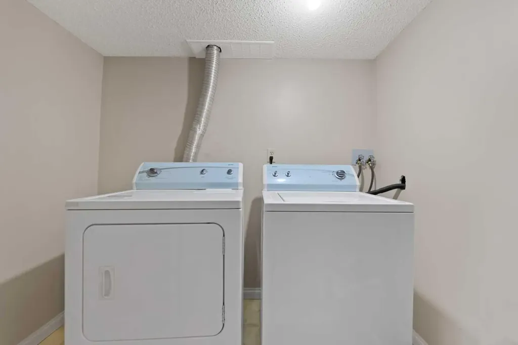 4519 26 Avenue SE Calgary AB T2B 2K4