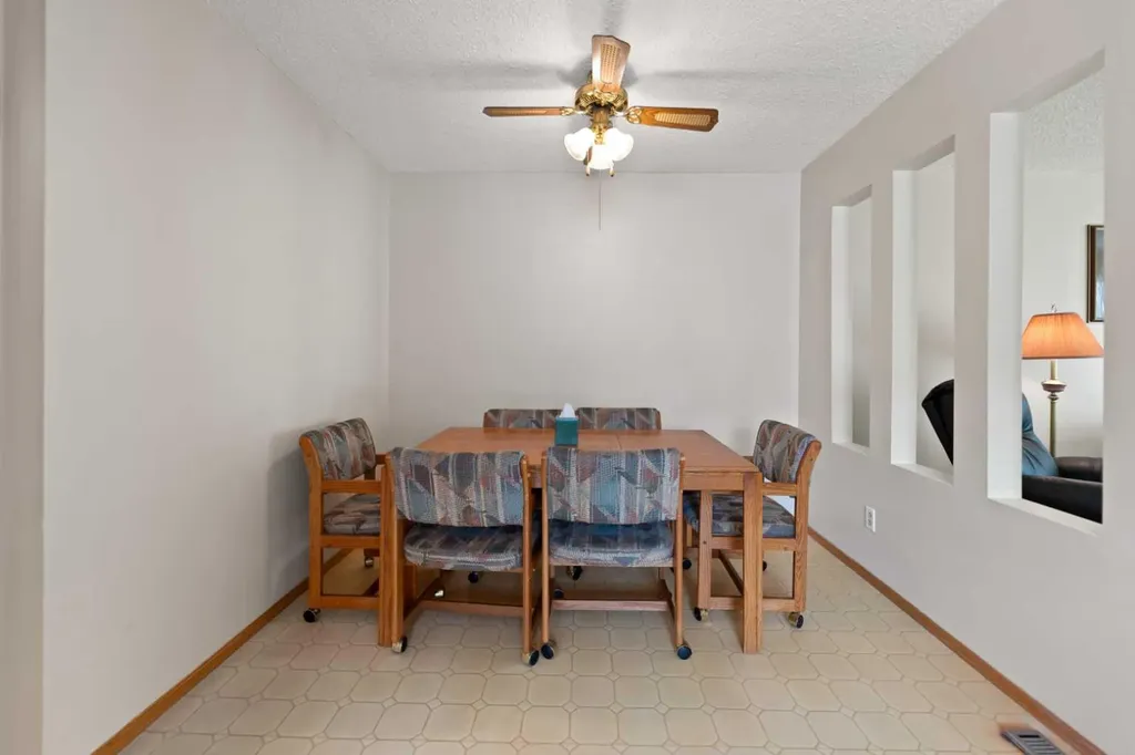 4519 26 Avenue SE Calgary AB T2B 2K4