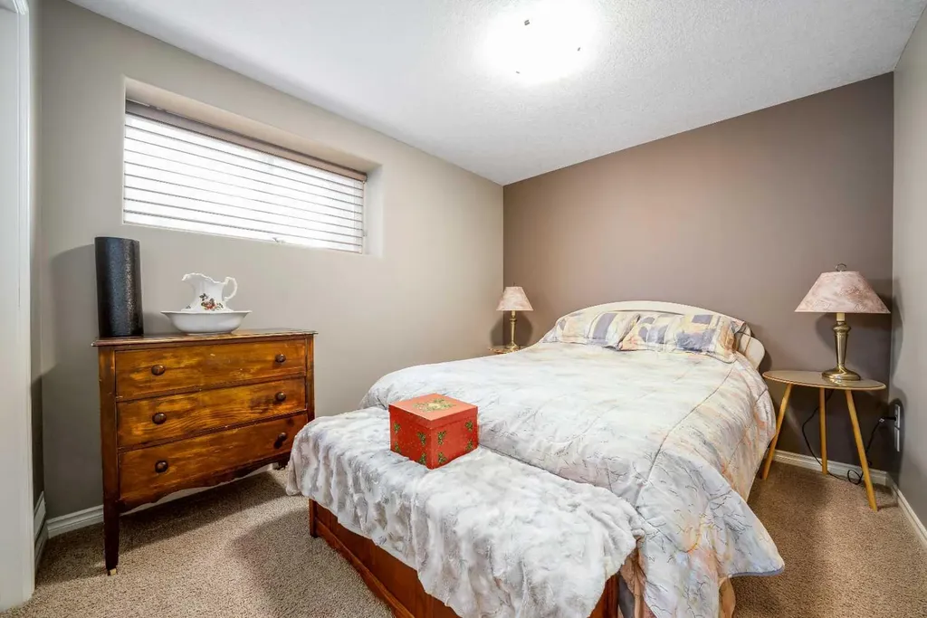 47 Sierra Lane SW Medicine Hat AB T1B 0A7