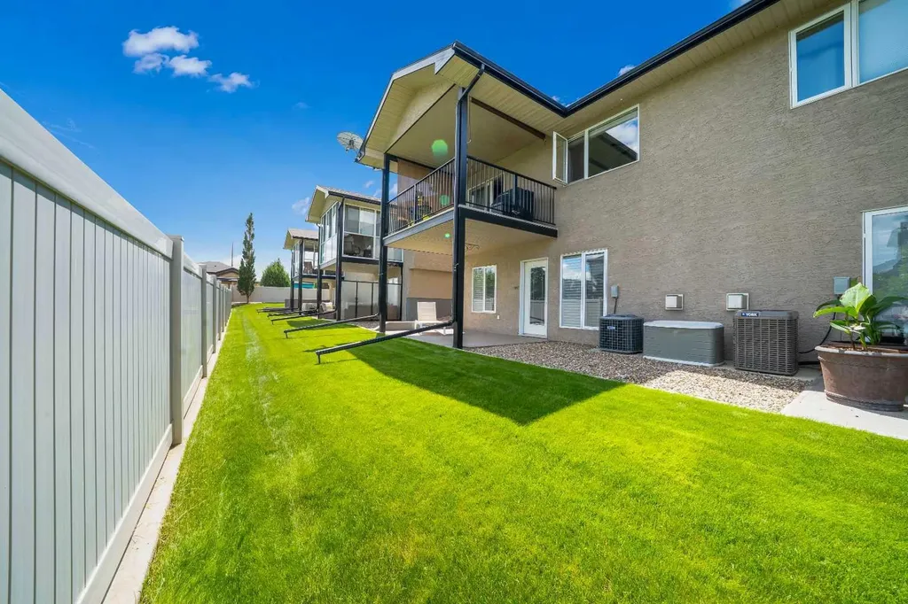 47 Sierra Lane SW Medicine Hat AB T1B 0A7