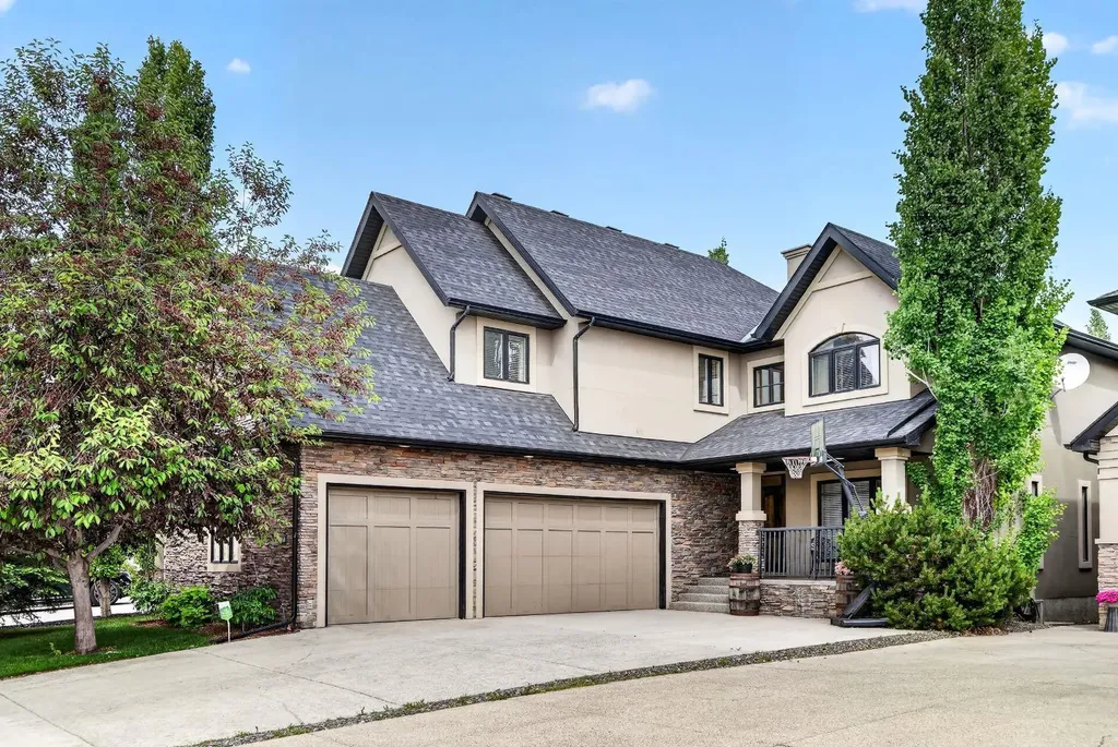 30 Aspen Meadows Park SW Calgary AB T3H 5Z7