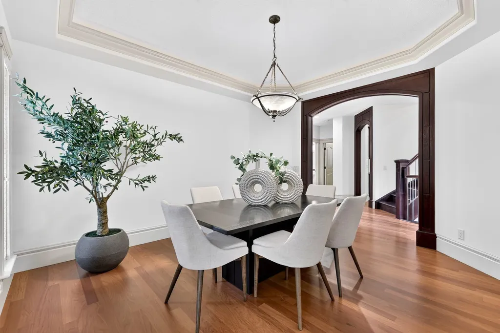 30 Aspen Meadows Park SW Calgary AB T3H 5Z7