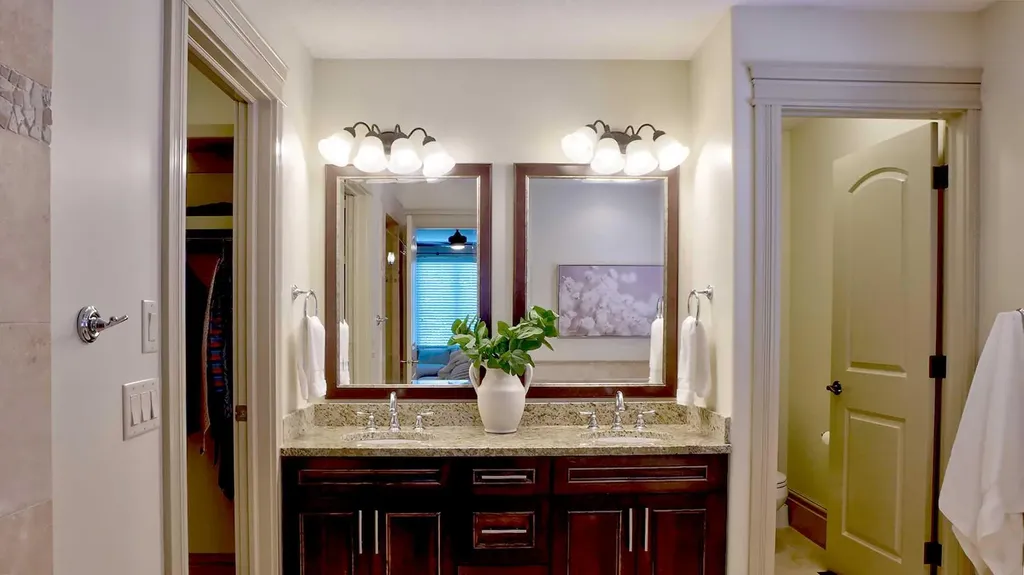 30 Aspen Meadows Park SW Calgary AB T3H 5Z7