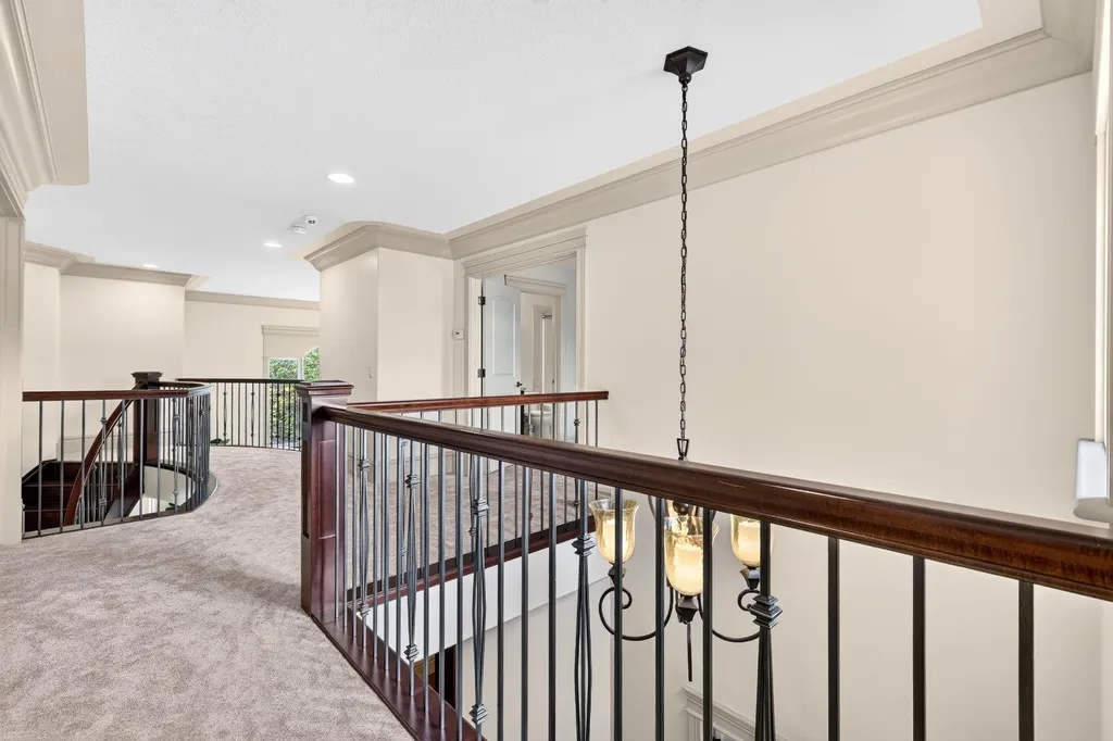 30 Aspen Meadows Park SW Calgary AB T3H 5Z7