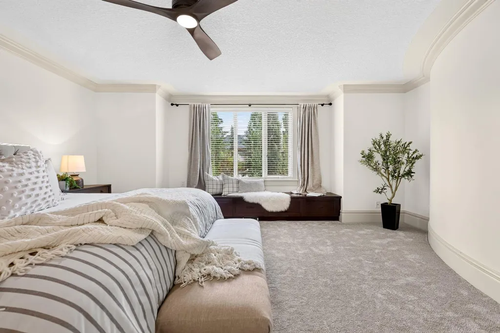 30 Aspen Meadows Park SW Calgary AB T3H 5Z7