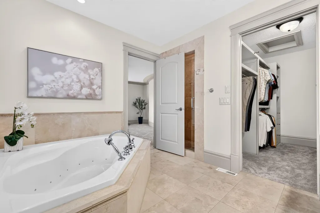 30 Aspen Meadows Park SW Calgary AB T3H 5Z7