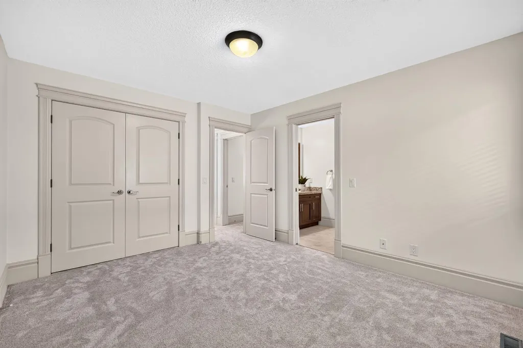 30 Aspen Meadows Park SW Calgary AB T3H 5Z7