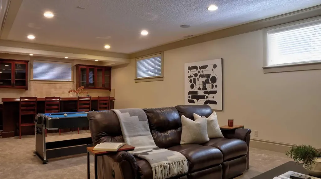30 Aspen Meadows Park SW Calgary AB T3H 5Z7