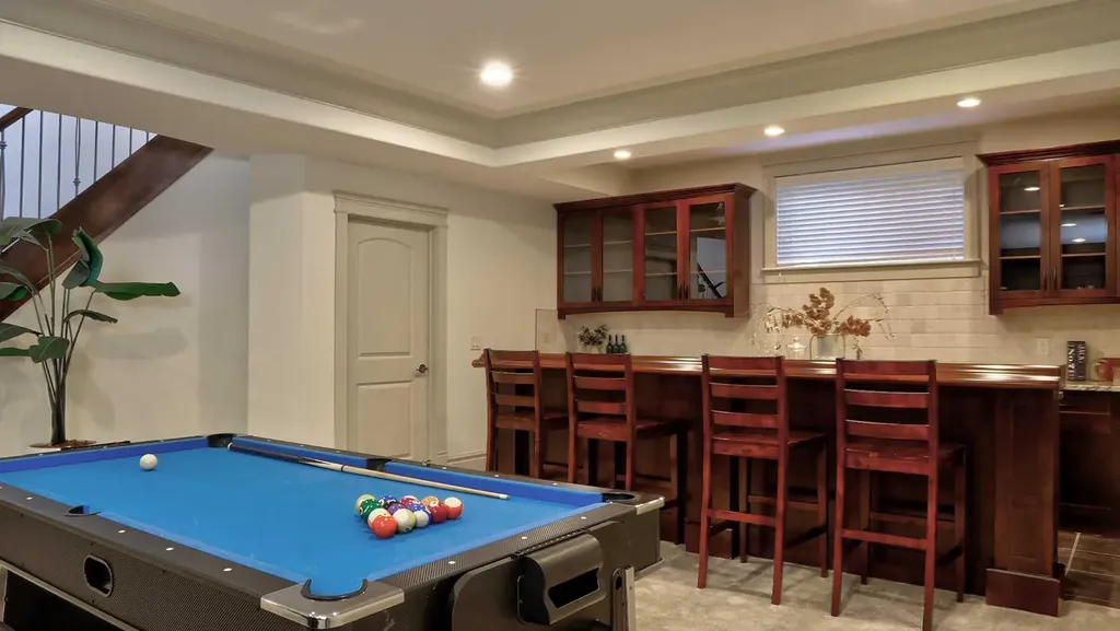 30 Aspen Meadows Park SW Calgary AB T3H 5Z7