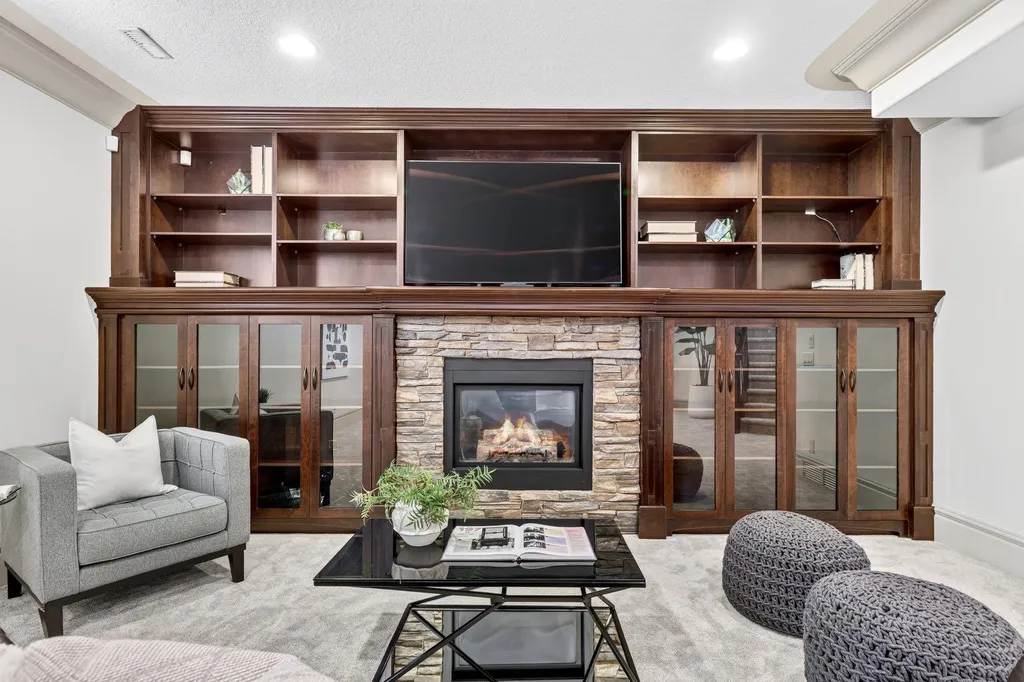 30 Aspen Meadows Park SW Calgary AB T3H 5Z7