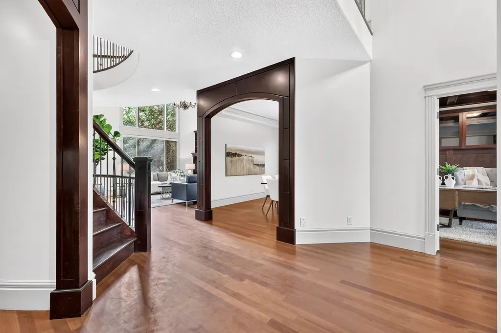 30 Aspen Meadows Park SW Calgary AB T3H 5Z7
