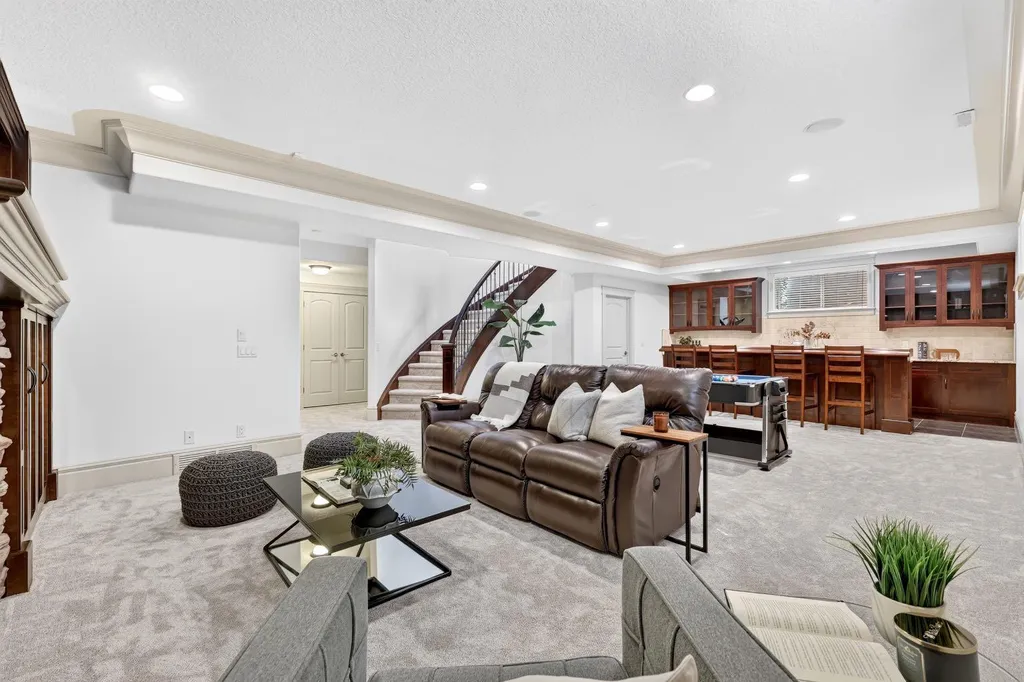 30 Aspen Meadows Park SW Calgary AB T3H 5Z7
