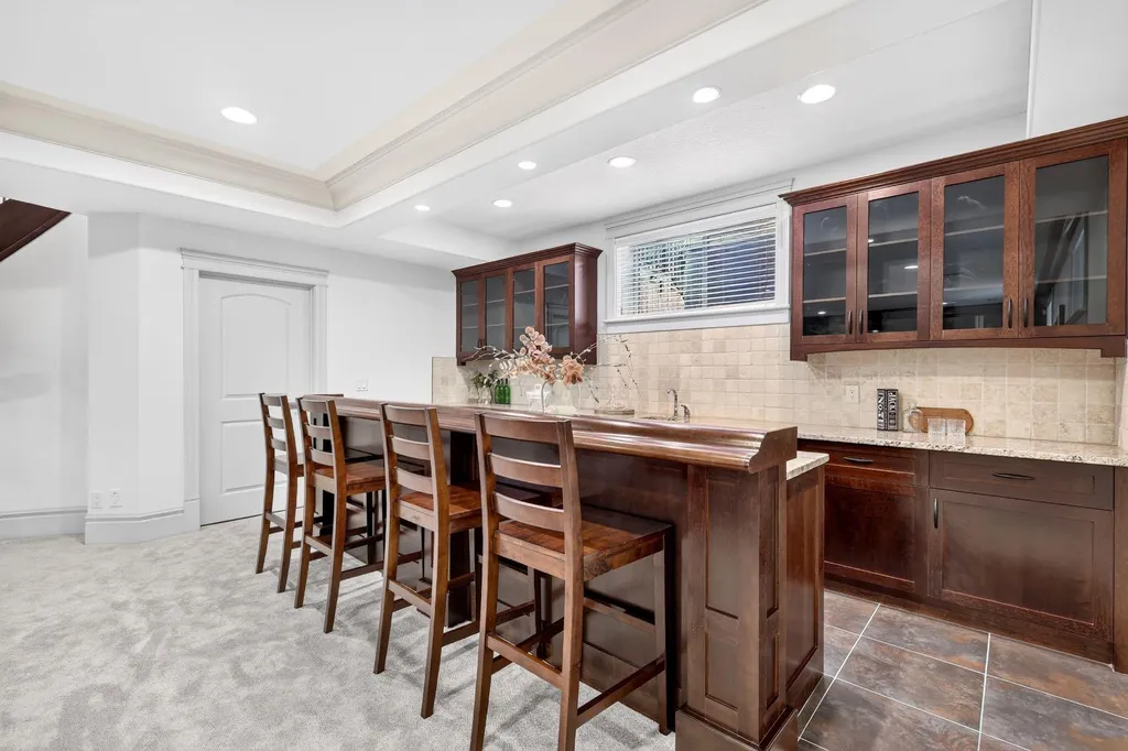 30 Aspen Meadows Park SW Calgary AB T3H 5Z7