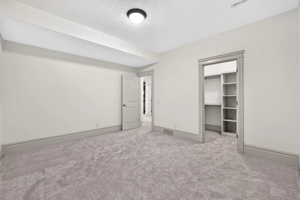 30 Aspen Meadows Park SW Calgary AB T3H 5Z7
