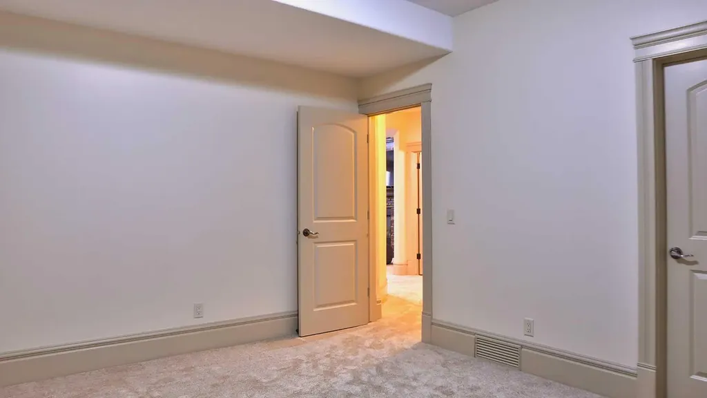 30 Aspen Meadows Park SW Calgary AB T3H 5Z7