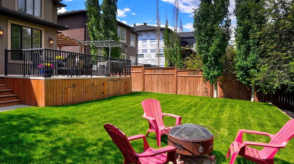 30 Aspen Meadows Park SW Calgary AB T3H 5Z7