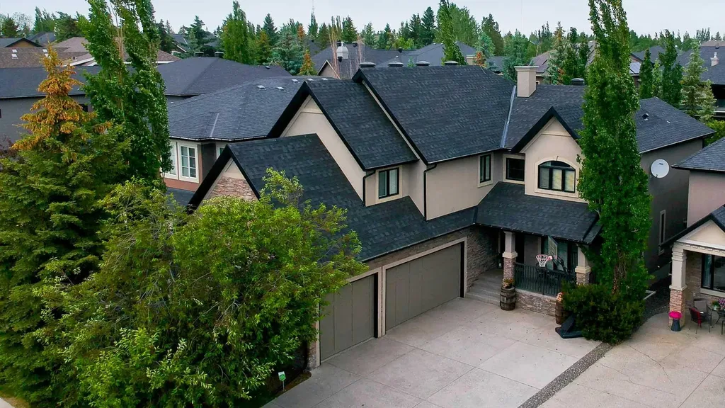 30 Aspen Meadows Park SW Calgary AB T3H 5Z7