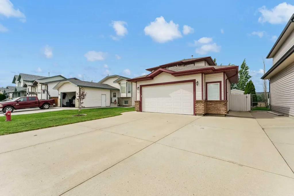 70 Sunrise Street SW Medicine Hat AB T1B 4N9