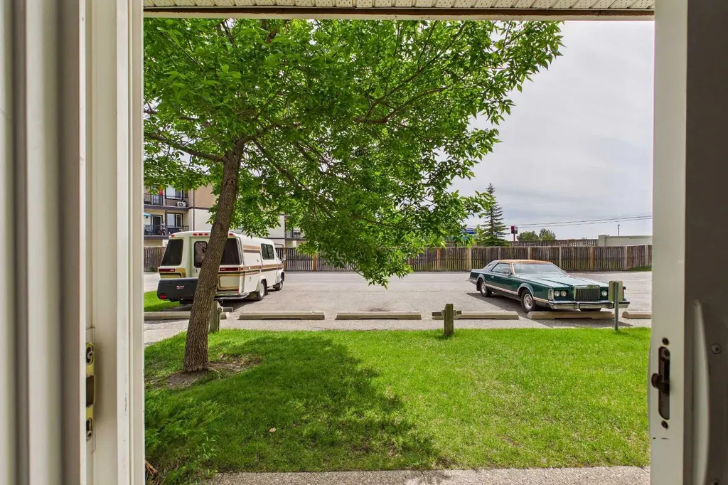 616 19 Street SE High River AB T1V 1T1