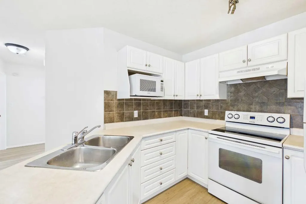 616 19 Street SE High River AB T1V 1T1