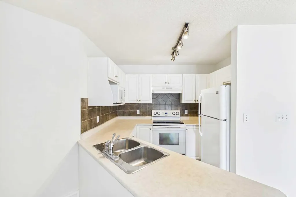 616 19 Street SE High River AB T1V 1T1