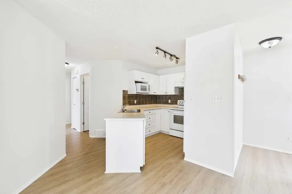 616 19 Street SE High River AB T1V 1T1