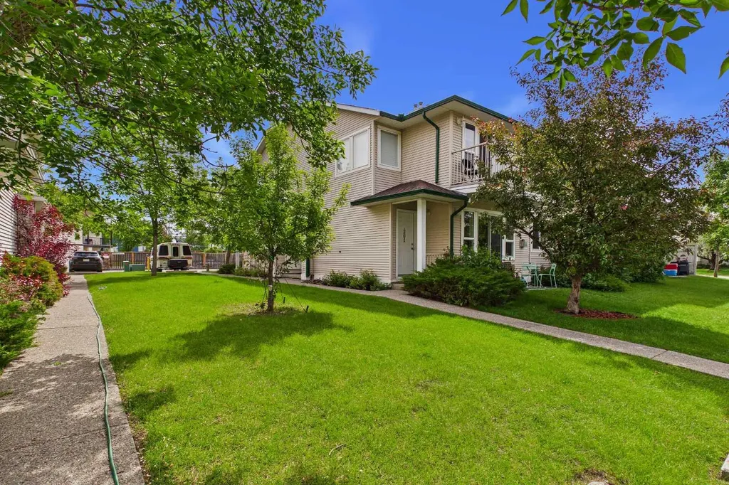 616 19 Street SE High River AB T1V 1T1