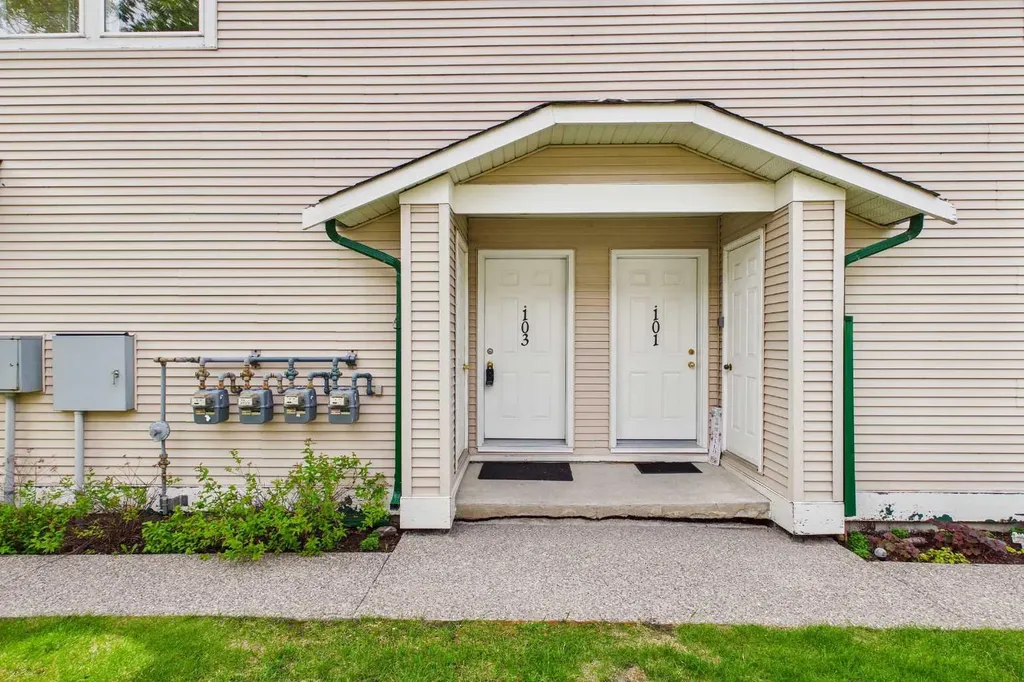 616 19 Street SE High River AB T1V 1T1
