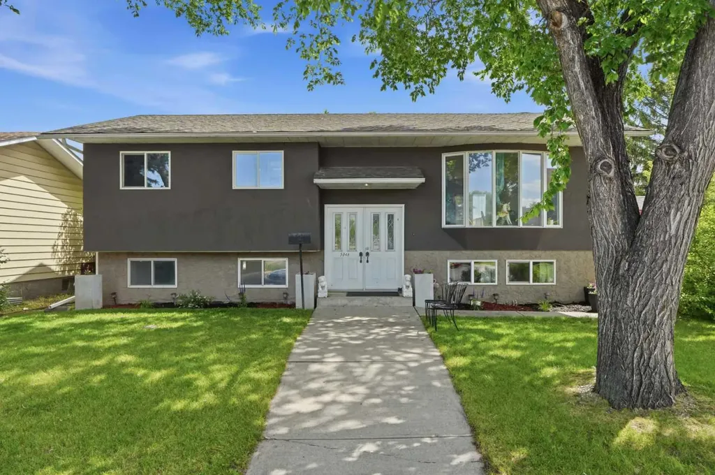 5048 Whitestone Way NE Calgary AB T1Y 1T1