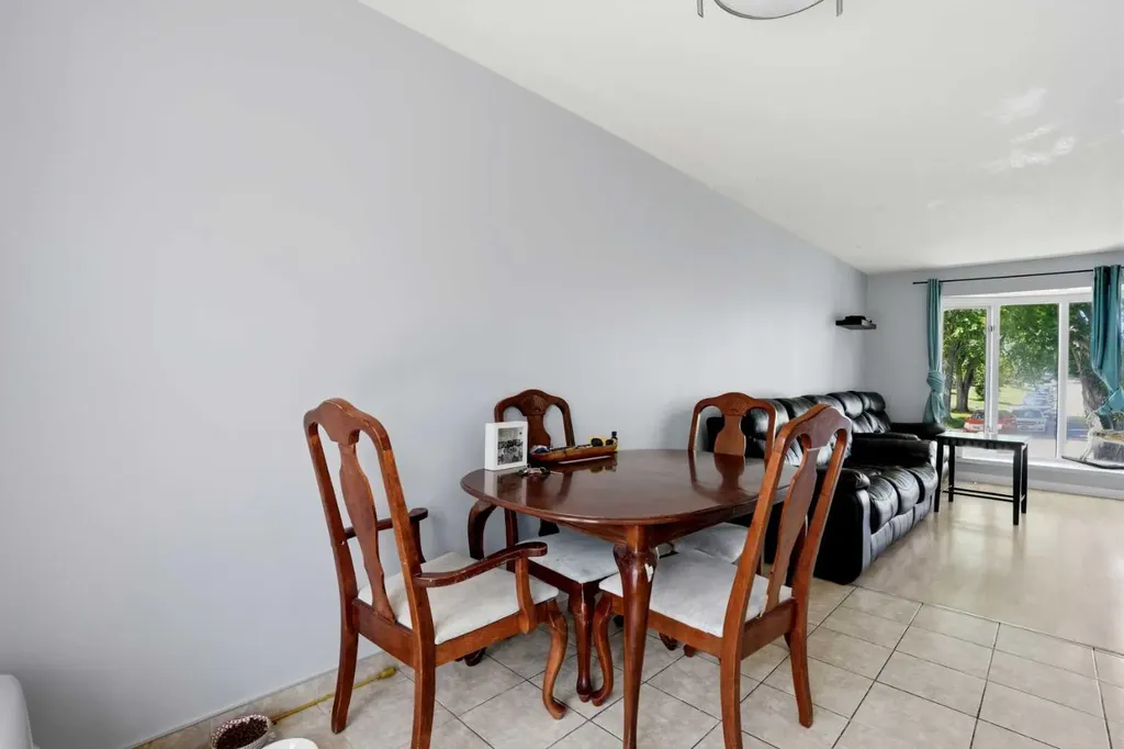 5048 Whitestone Way NE Calgary AB T1Y 1T1