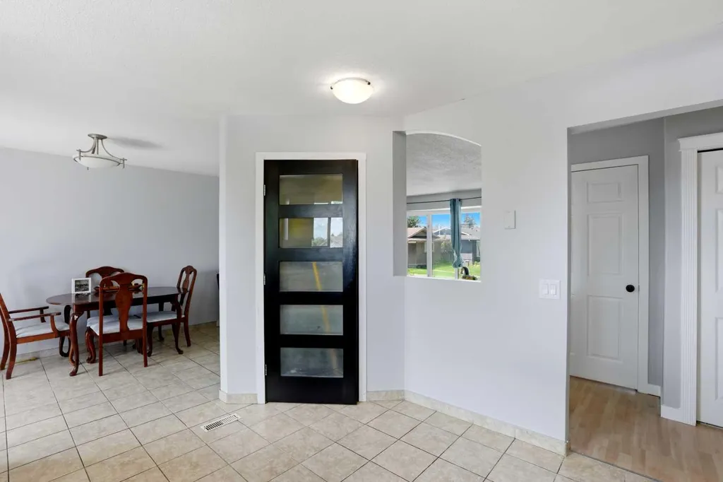5048 Whitestone Way NE Calgary AB T1Y 1T1