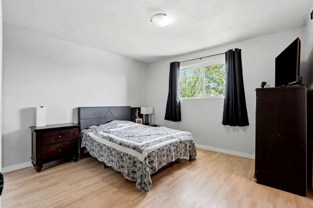 5048 Whitestone Way NE Calgary AB T1Y 1T1